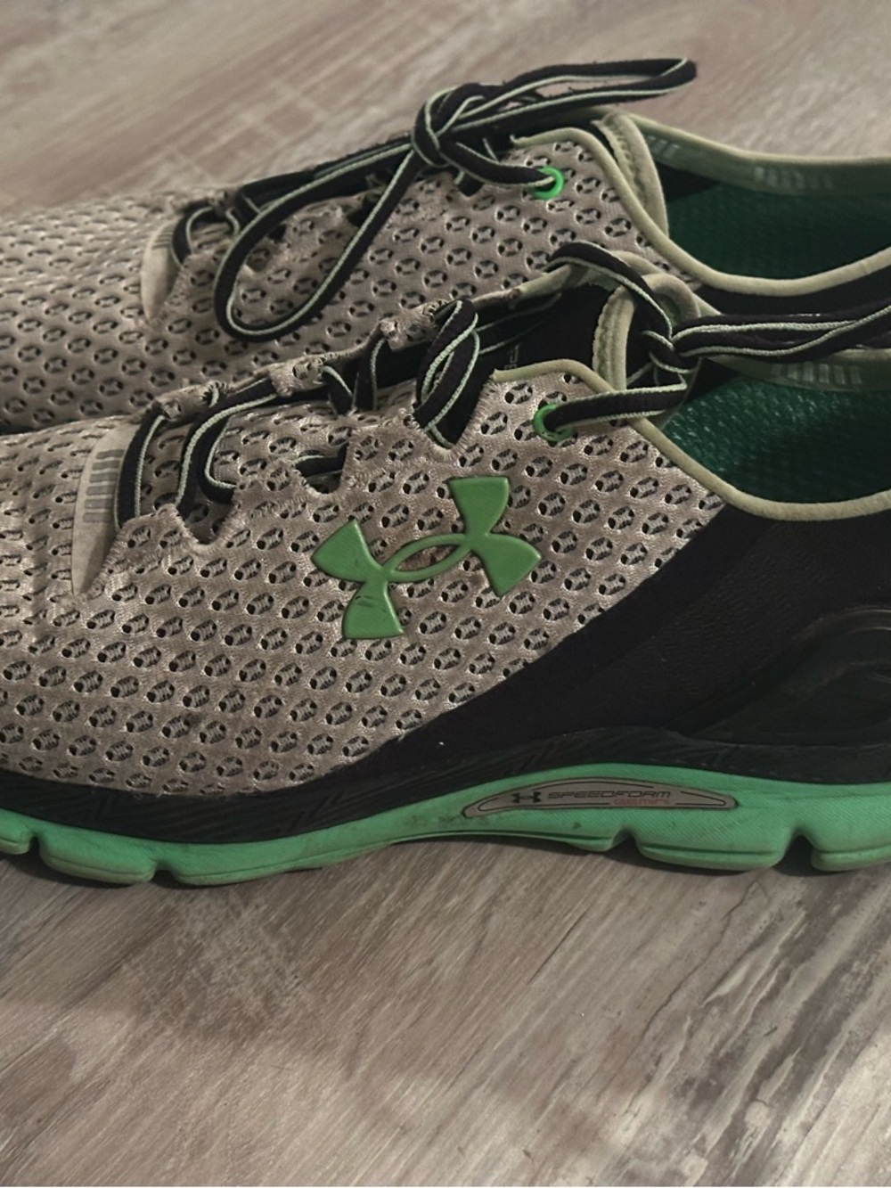 Under Armour Men's Gray and Green Training Sneakers